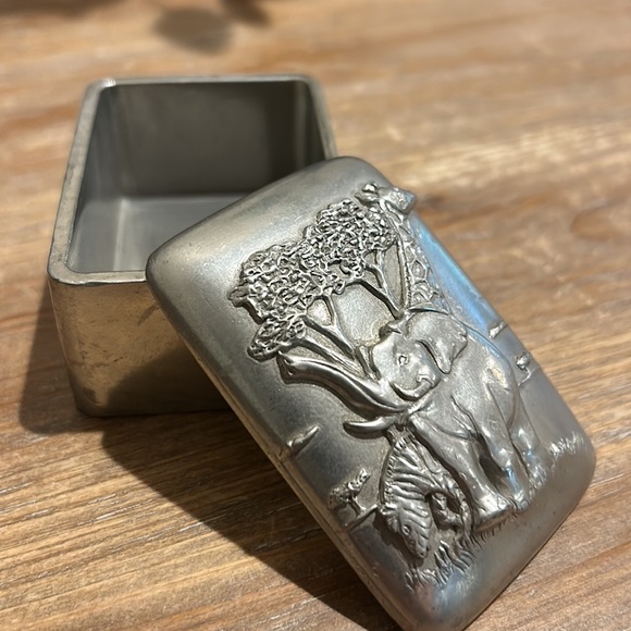 Vintage Pewter Elephant Trinket Box - Picture 5 of 17